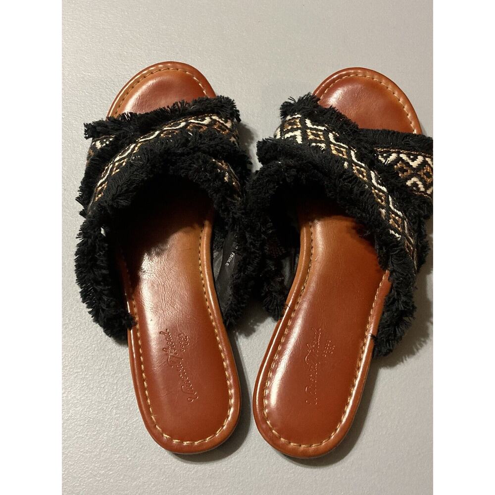 Universal Thread Sandals Womens 6.5 Black Gold Fabric Fringe Casual Slip On - Picture 6 of 6